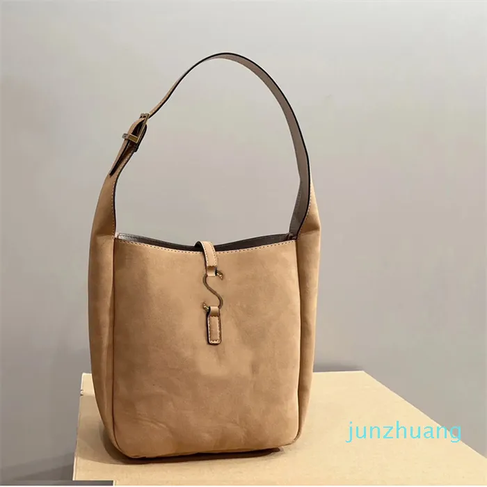 Hobo Achselhöhle Eimer Tasche Schulter Handtasche Große Einkaufstasche Mode Rindsleder Gold Schriftzug Hardware Verstellbarer Riemen Lady