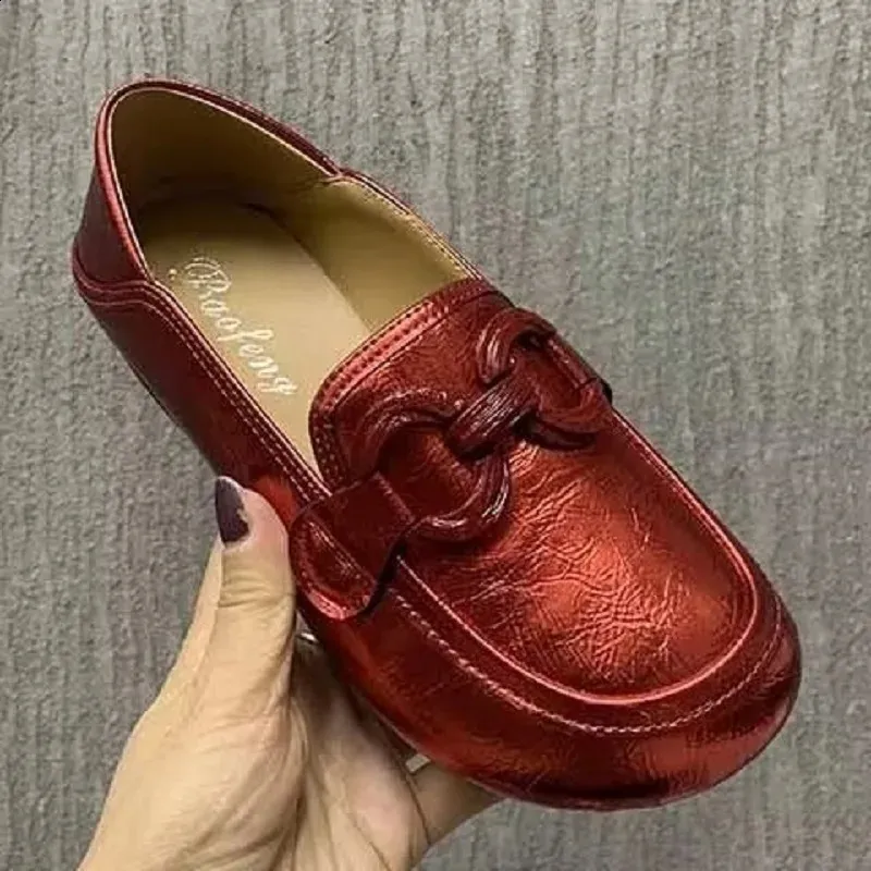 Sapatos sociais Os sapatos casuais coreanos estão na moda e podem ser usados duas vezes. As mulheres podem usar salto baixo, corte baixo, bico redondo, corte raso, solteiro 231110