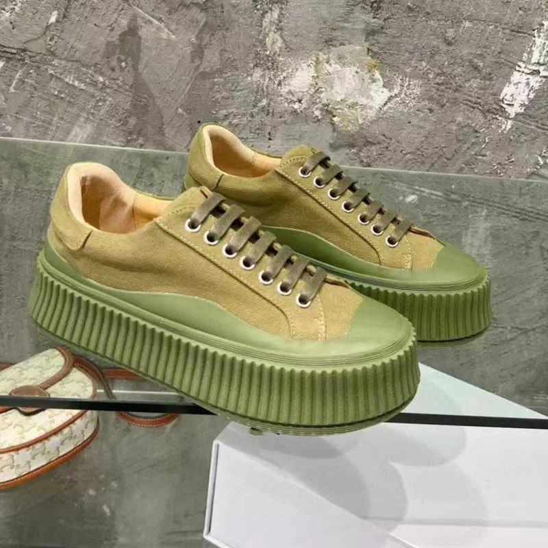 2023 جودة أعلى جودة الأحذية المصممة أحذية رياضية غير رسمية المدربين Canvas Sneaker منصة Solid Flat