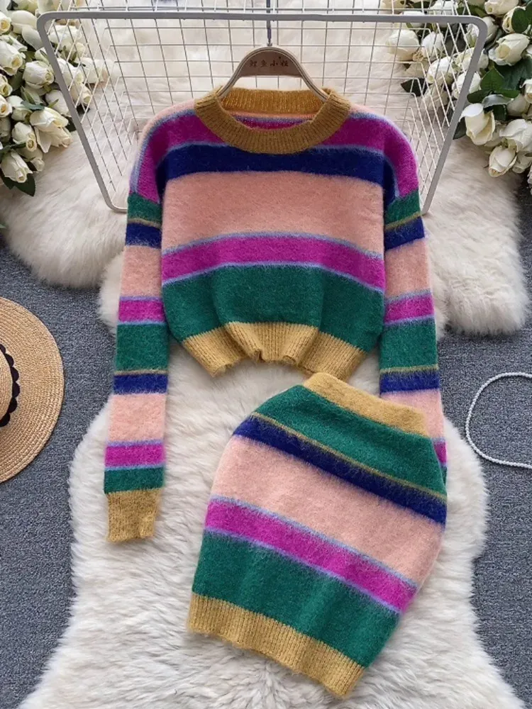 Abito a due pezzi stile di lusso arcobaleno lavoro a maglia set di moda donna 2 pezzi autunno manica lunga pullover maglione corto minigonna abiti abiti 2024