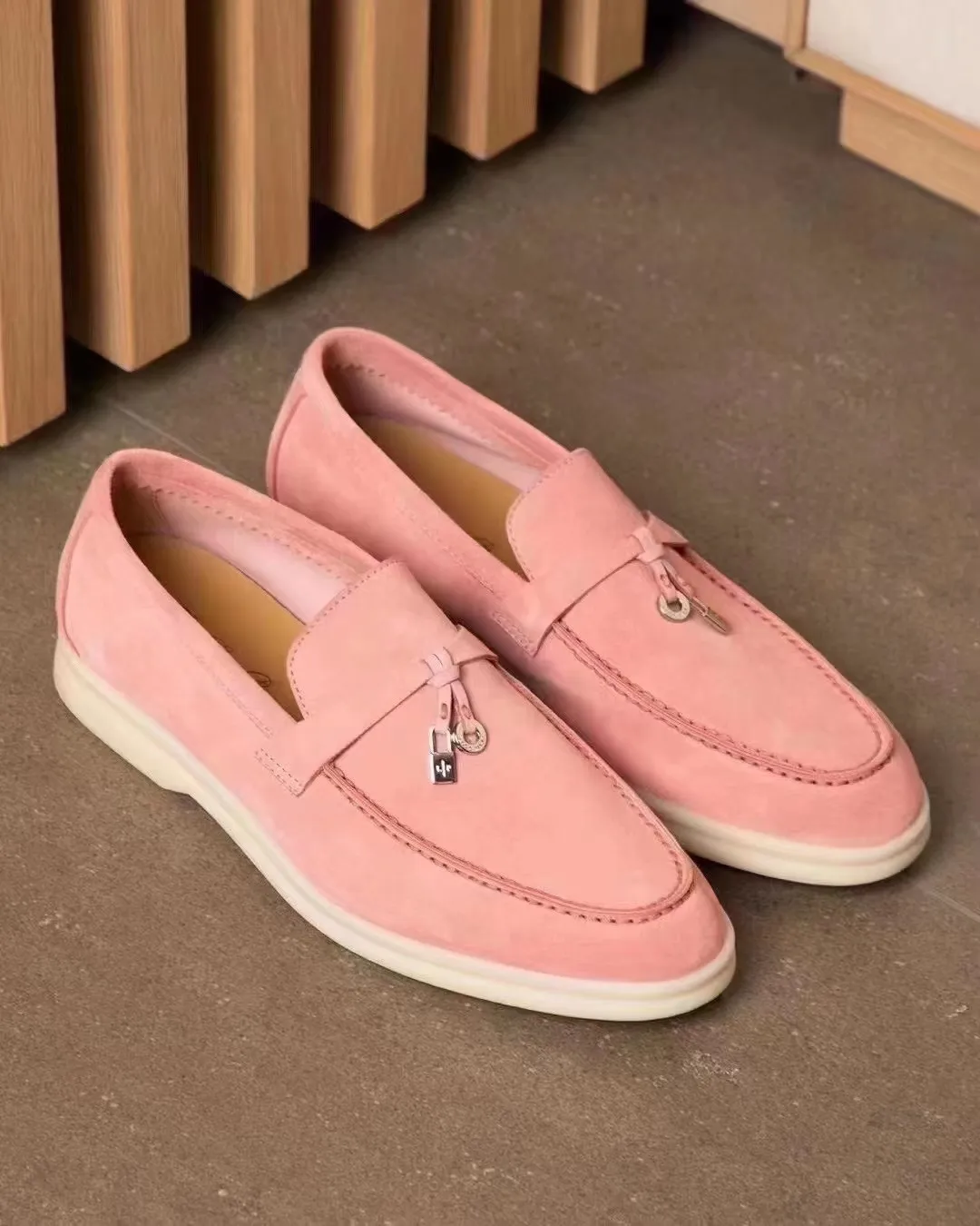 Dress Shoes Master Quality LP Summer Walk Suede Leather Soft Outsole Lady Comfortable Lightweight Four Seasons Leisure Loafers Woman 230410 GAI GAI GAI