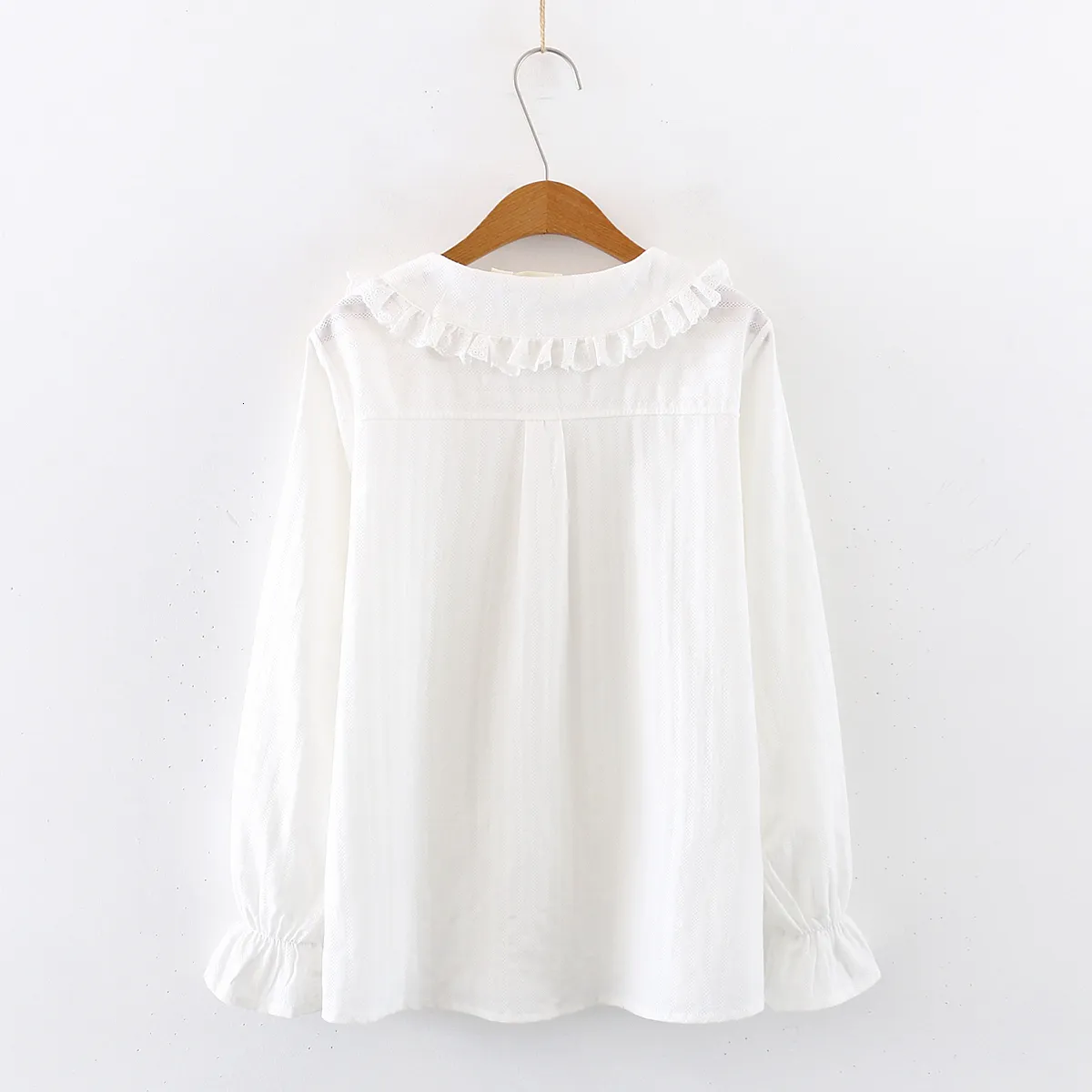 white peter pan collar shirt women
