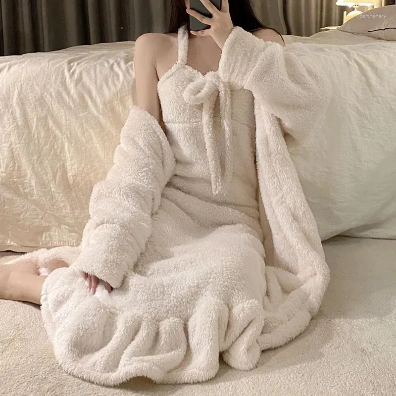 Kadın pijama kış seksi bornoz seti mercan kadife sıcak bayanlar giyinme elbisesi 2 adet uzun kollu dantel yukarı backless nightwear kadın