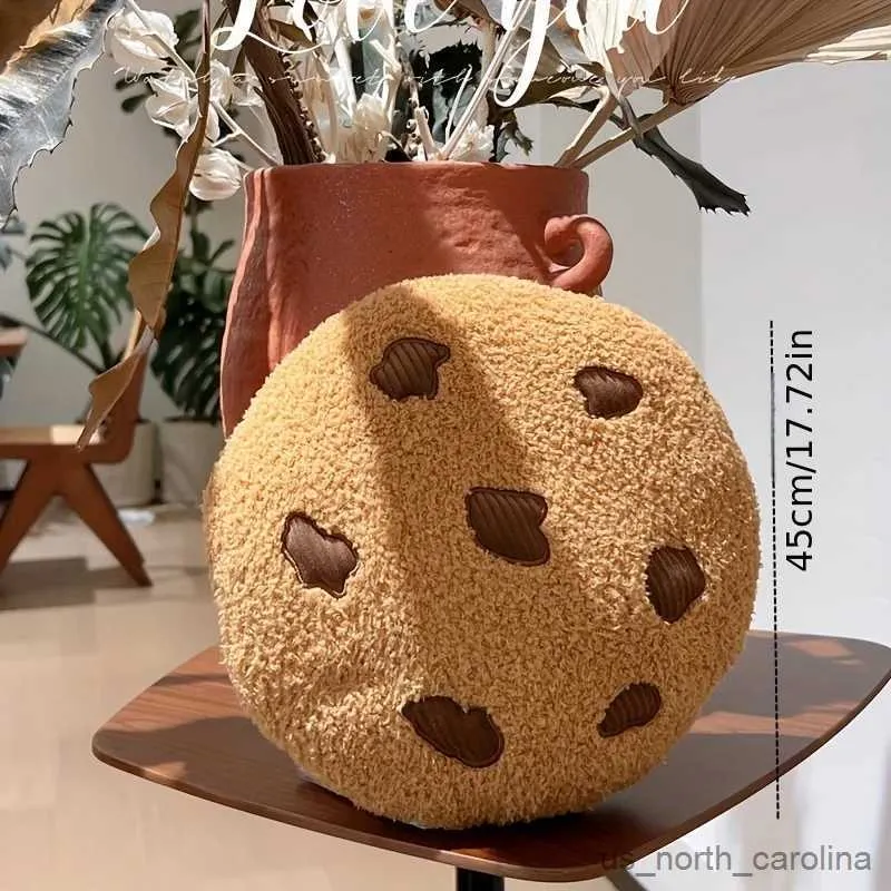 Stuffed Plush Animals Creative Cookies Pillows Round Shape Chocolate Biscuits Stuffed Plush Toys Realistic Food Snack Seat Cushion Props Gifts R231110