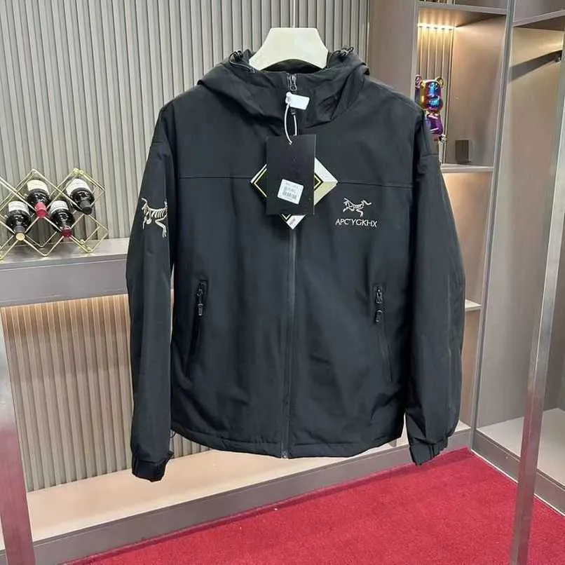 Online męski projektant odzieży płaszcza kurtka arcterys kurtka marka wysoka wersja czarna złote sv ptak haft miękki shel wn-wtp6