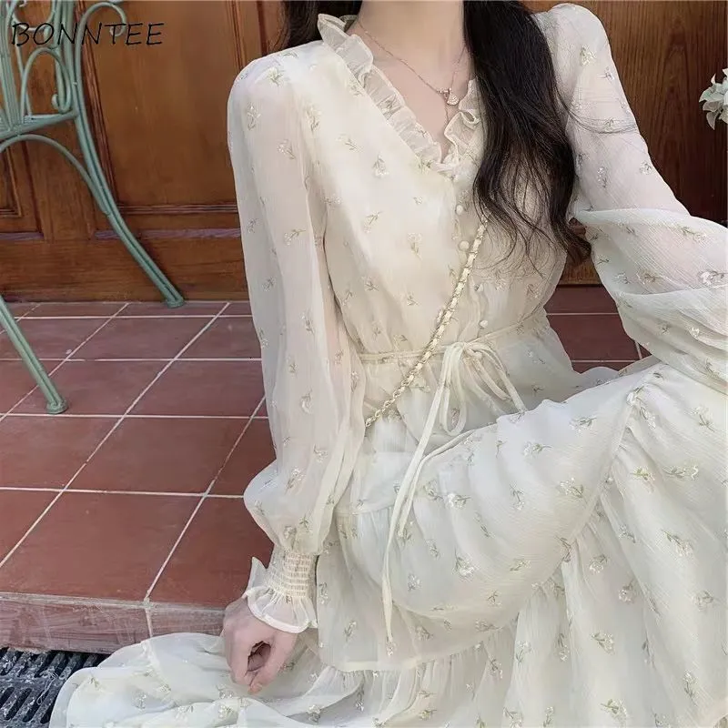 Casual Dresses Long sleeved chiffon women's autumn flowers French style gentle middle-aged and elderly casual sweet lace elegant throughout all competitions 230410
