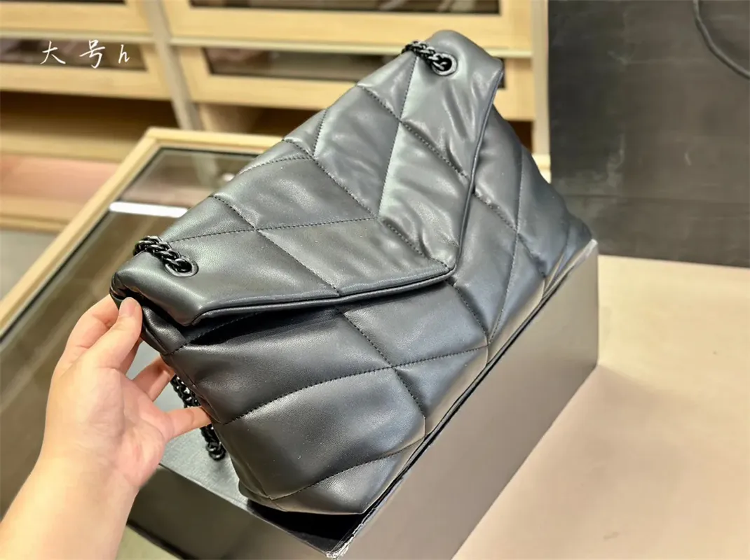 2023 Moda damska torba crossbody torebka torebka na jedno ramię w torbie Crossbody Bag pudełko prezentowe czarno -białe a02