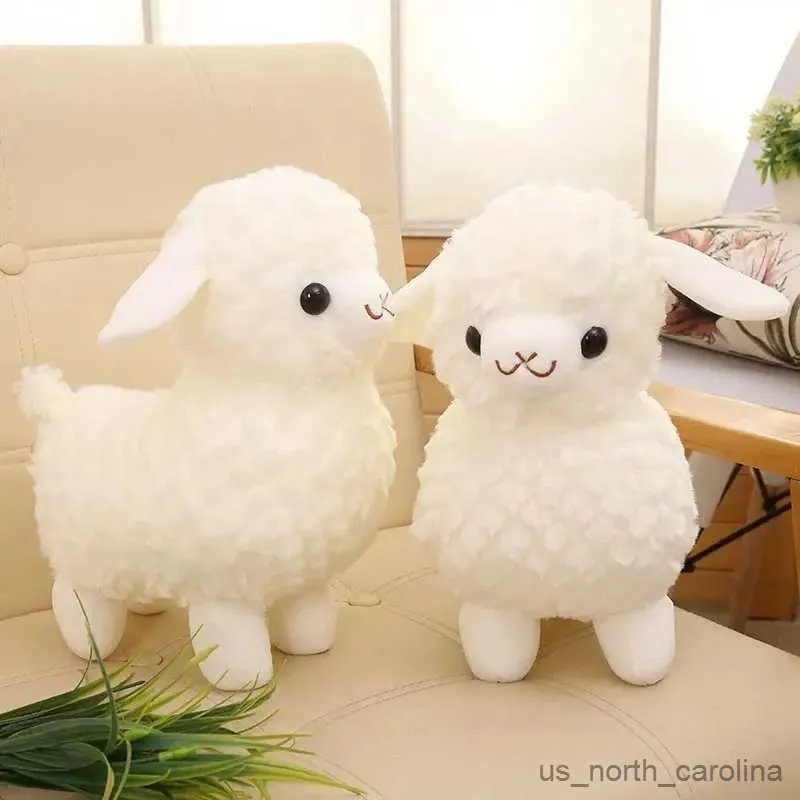 Nadziewane pluszowe zwierzęta pluszowa biała owca urocze lalki dla zwierząt dziewczyna nadziewana miękka lalka poduszka sofa prezent świąteczny