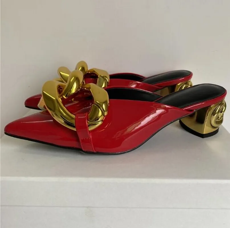 Big cadeias embelezadas sandálias de mulheres sexy pontudas de luxo slingbacks de couro de luxo summer mules vermelho preto