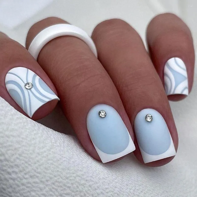 Unghie finte 24 punte per unghie stampate su Nials finti per manicure fiore cuore d'amore francese blu ondulato corto quadrato