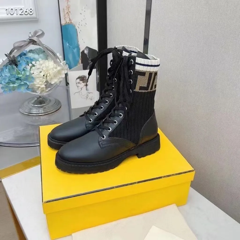 2024 Botas de diseñador de Navidad Mujer Plataforma Bota Silueta Tobillo Martin Botines Cuero real Mejor calidad Clásico Cordones Marca Casual Fuera 10A 35-41