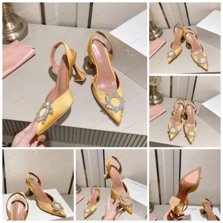 Designer di lusso Donna Sandali Italia Amina Muaddi Raso nero Begum Sling Heels Begum Crystal Spilla Slingback Décolleté donna Wine Cup Tacchi pantofole Scarpe 35--42 BBBJJJ