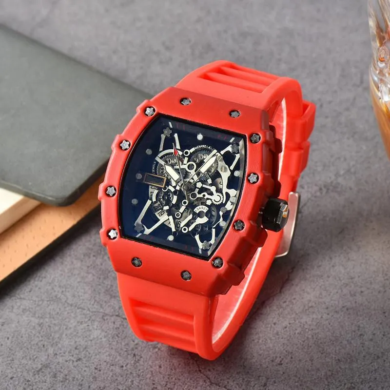 2023 Analog Watch 45mm Quartz Movement Date Calender All Dial Working Rubber Strap Luxury Designer Watch