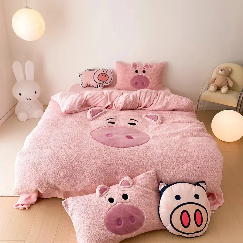 Bedding sets Cartoon Pink Pig Warm Winter Soft Comfortable Velvet Fleece Bedding Set Duvet Cover Linen Fitted Sheet Pillowcases 231110