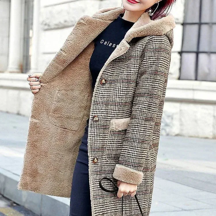 DHgate.com:Plaid Wool Blend Coat with Fur Trim Hood | Womens