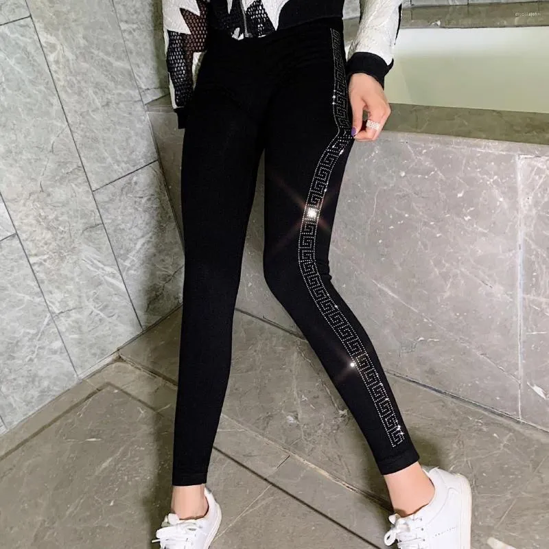 Leggings da donna Estate Primavera Paillettes argento Pantaloni glitter da donna Pantaloni a matita con fondo nero elasticizzato a vita alta