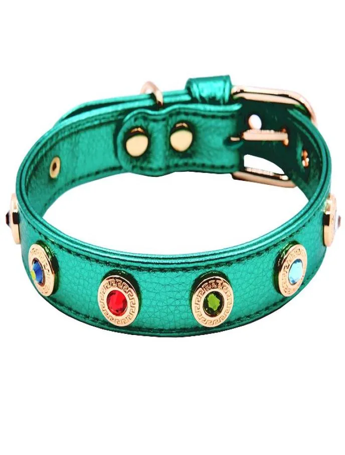 Hundhalsar kopplar lyxiga husdjur krage bling tjeckiska strasshalsband anpassad designer läder liten katt kristall7829799