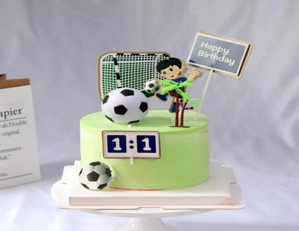 その他のお祝いのパーティーは、サッカーケーキトッパー装飾サッカーボーイファーストハッピーバースデーフットバルトリートテーマデザートデコレーション1827432