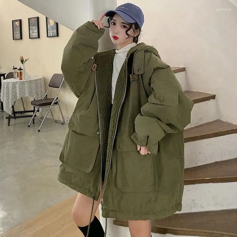 Trench da donna Donna 2023 Moda invernale Parka caldo Capispalla femminile Doppi lati Indossare Giacca in pelliccia di agnello finta Donna con cappuccio oversize