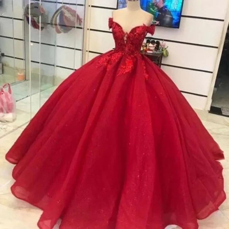 Robes De Quinceanera Princesse Rouge Appliques Chérie Sexy Hors De L'épaule Robe De Bal Avec Tulle Plus La Taille Douce 16 Débutante Fête D'anniversaire Robes De 15 Ans 79