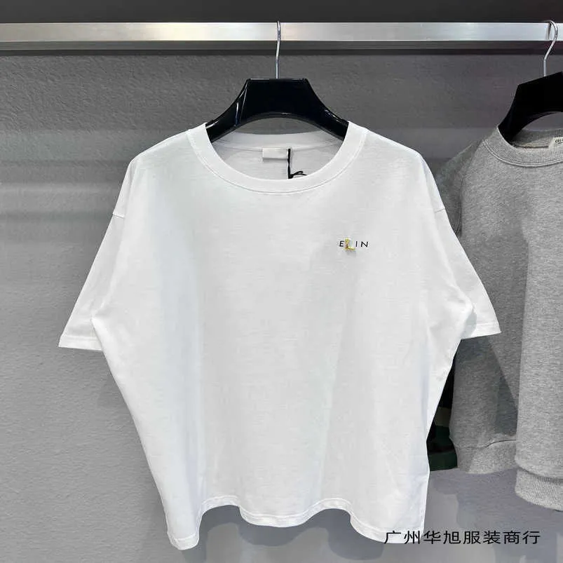 Koszula damska koszulka damska prawidłowa wersja wysokiej jakości rodzinna klatka piersiowa drukowana z angielskimi literami L Etykieta dla mężczyzn
