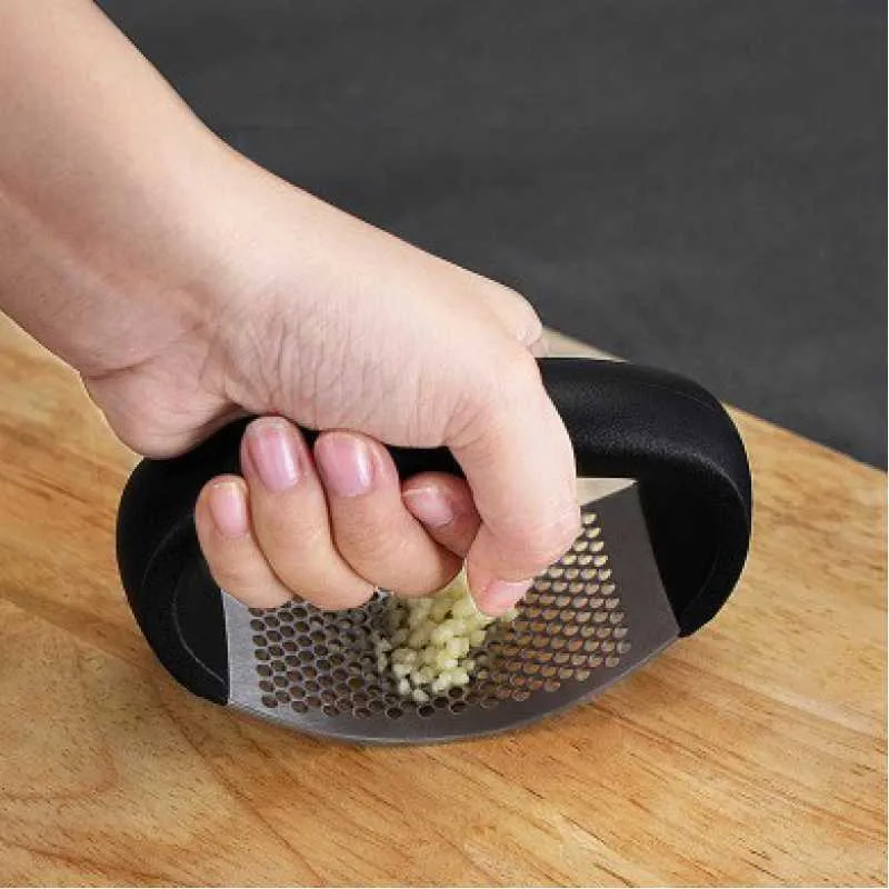 Schiacciare l'aglio senza sforzo a casa: Innovativo spremiaglio manuale a rotazione per una preparazione facile e veloce dell'aglio - Gadget da cucina perfetto per cuochi casalinghi