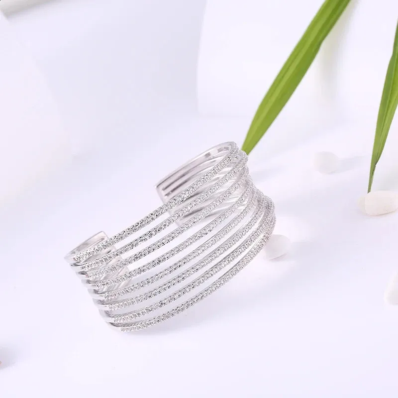 Bracelet à la mode de luxe empilable Bracelet manchette pour les femmes de mariage complet cubique Zircon cristal CZ Dubai Bracelet bijoux de fête HB03 231109