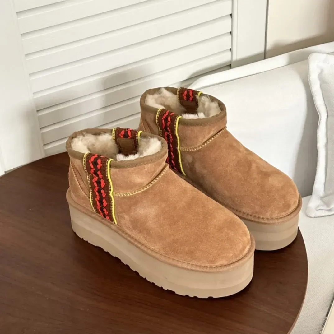 ＜公式サイト購入 正規品＞UGG Sheepskin Embroidery 20955-AHN_1.png?_s=RAABAB0