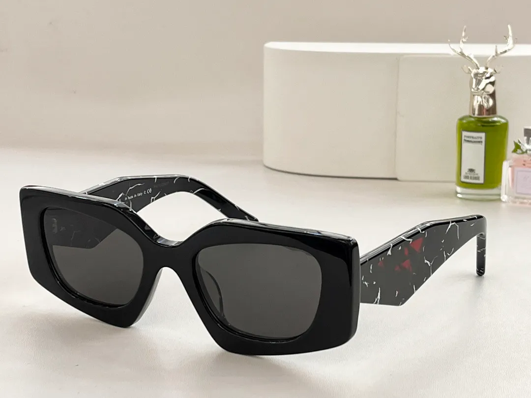 Lunettes de soleil pour hommes et femmes Summer 15Y Designers Style Anti-Ultraviolet Retro Eyewear Full Frame With Box