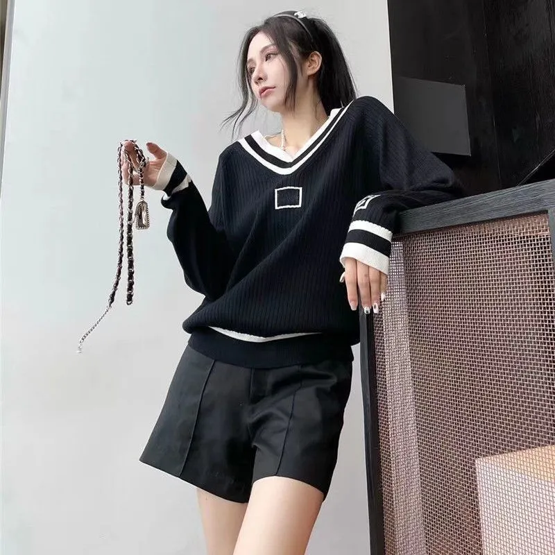 Designer sweaters women Fashion sweater Design Chest Logo Letter Printing Knitted Top Autumn/Winter New Rib Sleeve Panel Short Pullover