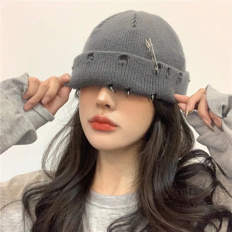 BeanieSkull Caps Hiver Harajuku Y2K Tricoté Chapeau Femmes Mode Chaud Épais Hommes Hip Hop Pin Hole Skullcap Chapeau Court Unisexe Casquette De Base 231110