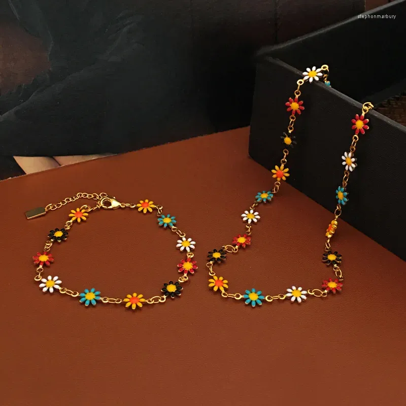Halsband örhängen set vintage smycken halsband armband färskt tusenskönor blommagrass med guldplätering avancerad känsla mode specifikt