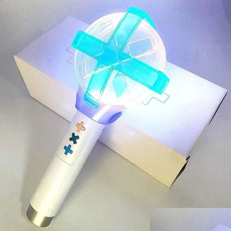 Bastoncini luminosi a led Bastoncini luminosi a led Kpop Lightstick Concert Glow Lamp Hand Cheer Stick Ventagli fluorescenti Collezione Giocattoli Regali 230605 Dro Dhmpb