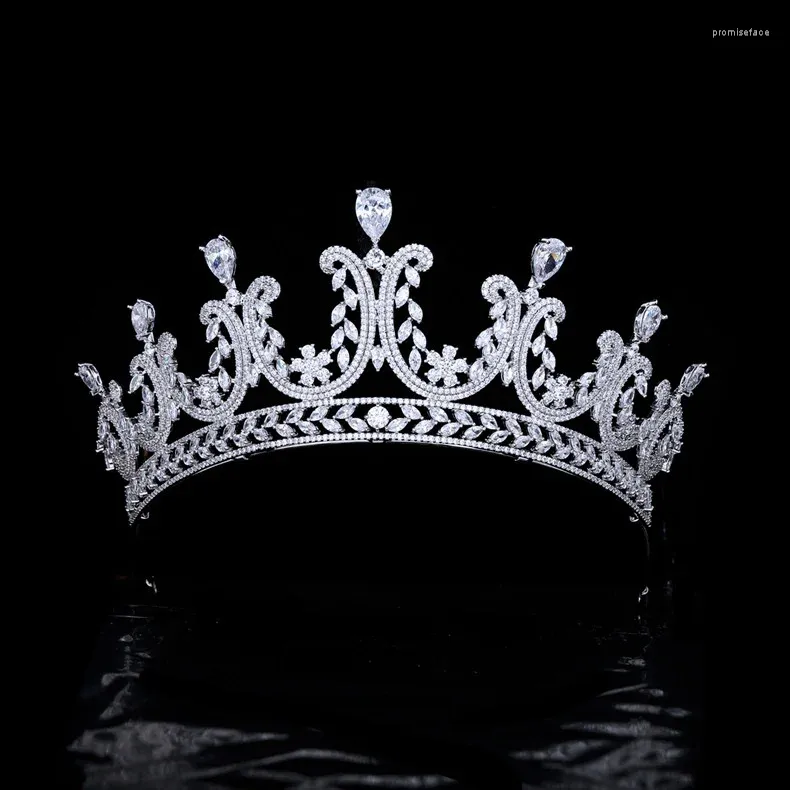Hårklipp lyx eleganta tillbehör brud bröllop zirkon huvudbonad krona modell pageant catwalk