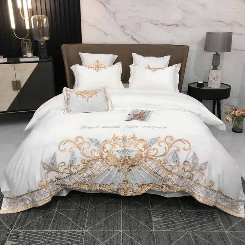 Bedding Sets Luxury Golden Borderyer Set White Egyptian algodão super macio Tampa de edredom de edredo