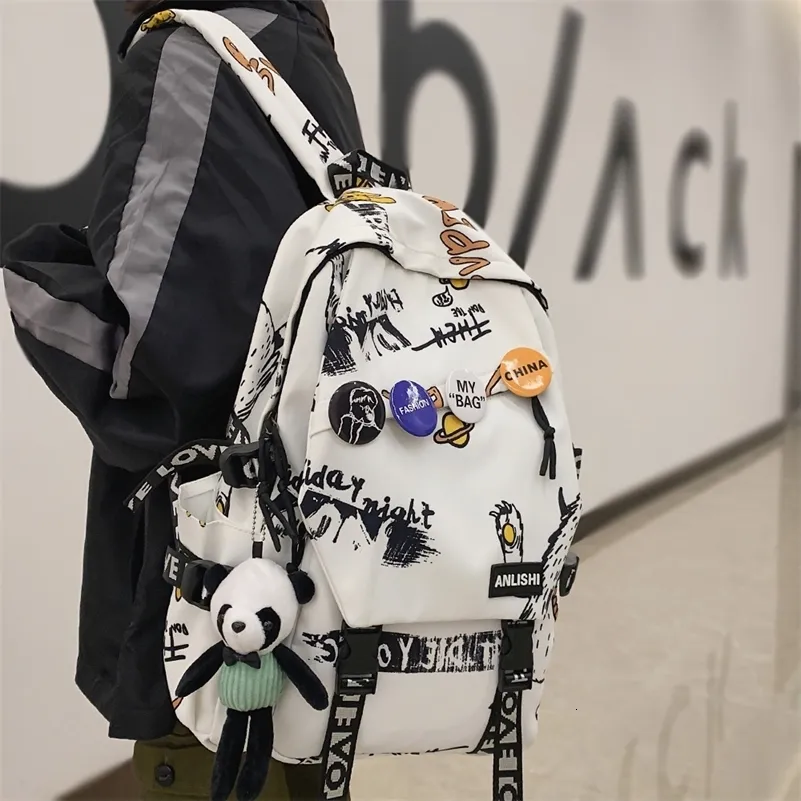 Schultaschen Männer Graffiti Muster Trendy Rucksack Dame Reise Abzeichen Harajuku Weiblich Männlich College Mädchen Junge Student 230408