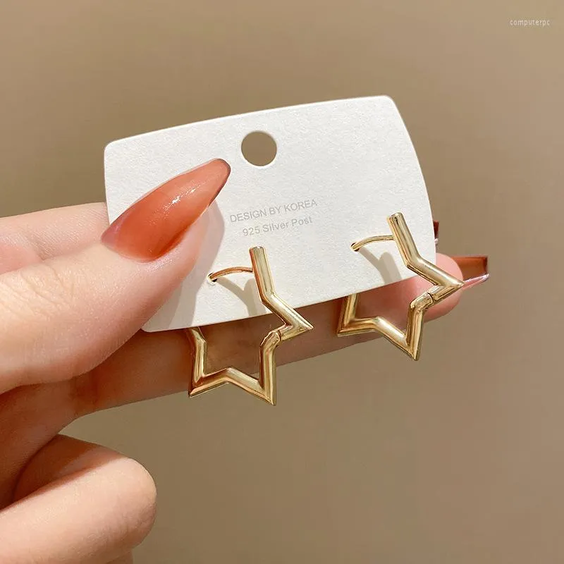 Hoop oorbellen Minimalistische gouden kleine ster voor vrouwen Dagelijkse koper Geometrische holle Huggie Ring Earring Trend 2023