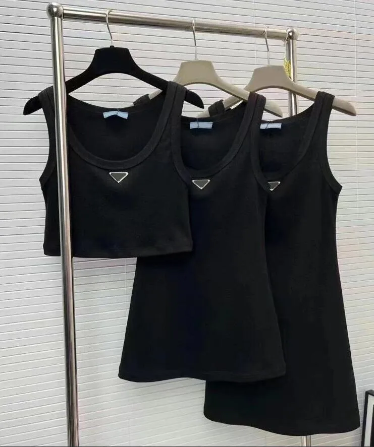 Vestidos de diseñador de verano Letras de mujer Faldas estampadas con triángulo invertido Chalecos casuales Moda sin mangas Crop Tops Alta calidad 3 colores
