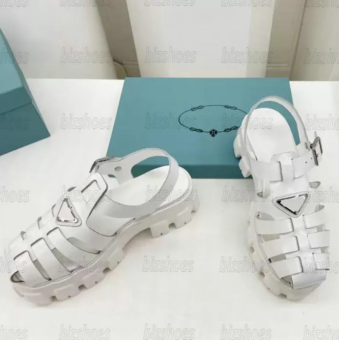 23SS Nuovi sandali in gommapiuma Pantofole firmate Nero Bianco 5cm Fondo spesso Ingranaggio Sandalo cavo Pantofola di lusso Scivoli da donna Scarpe da spiaggia estive da donna