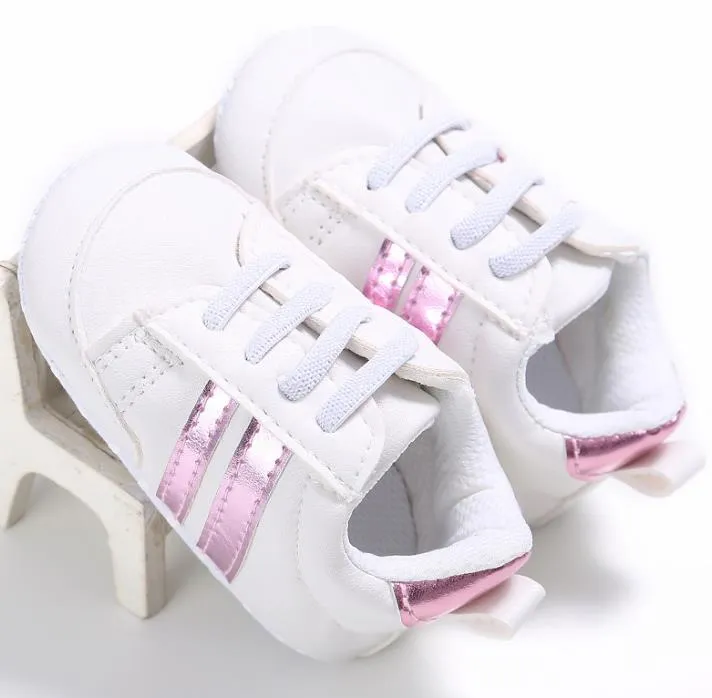 Zapatos de bebé para primeros pasos, zapatillas de deporte para niño, zapatos de cuna Unisex sólidos de otoño, calzado de cuero de PU para niños, mocasines para niños pequeños, zapatos para niña de 0 a 18Mos A03