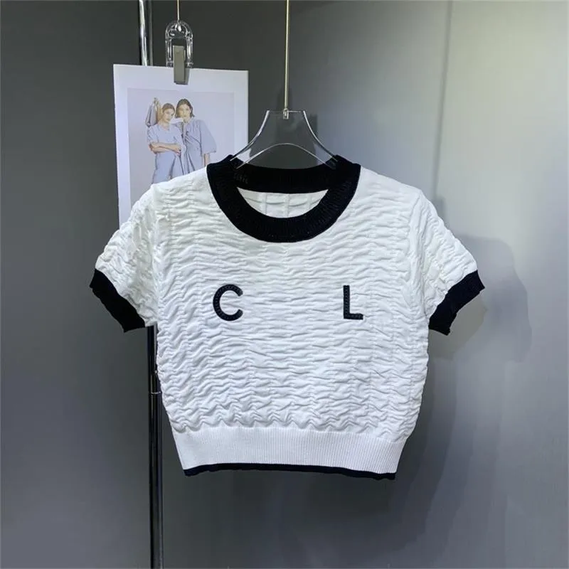 2023 Nouvelle mode Printemps/Été T-shirt Nouvelles Femmes Bubble Fold Petit Parfum Contraste Col Rond Manches Courtes Poitrine Lettre Broderie Tendance TopS-L