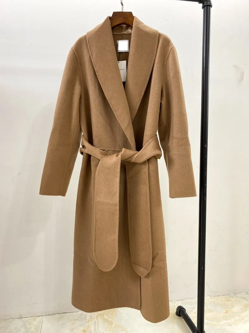 TOTEME Manteau haut de gamme en pur cachemire avec col en V pour femme