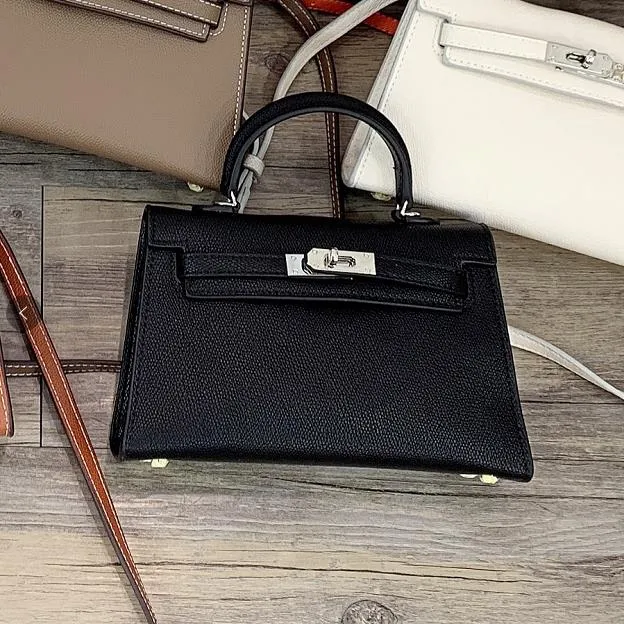 Designer tas Kleine Crossbody rugzak draagtas Nieuwe tas Koeienhuid Dokterstas Echt leer Damestas Tide One Schouder Schuin Straddle Handheld Onderarmtas