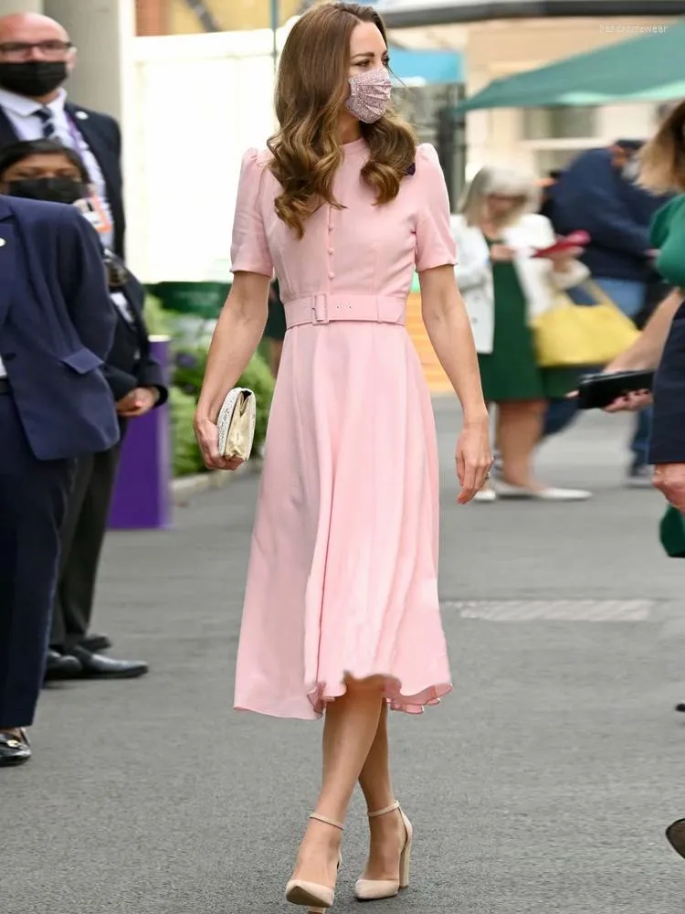 Princesse Kate concepteur de mode femmes été robe mi-longue élégante Gentlewoman fête décontracté bureau robe rose