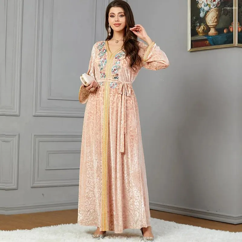 Ethnic Clothing Eid Middle East Abaya Fashion Beaded Applique Velvet Women's Muslim Evening Dress Elegant Pink Long-Sleeved Arab Banquet