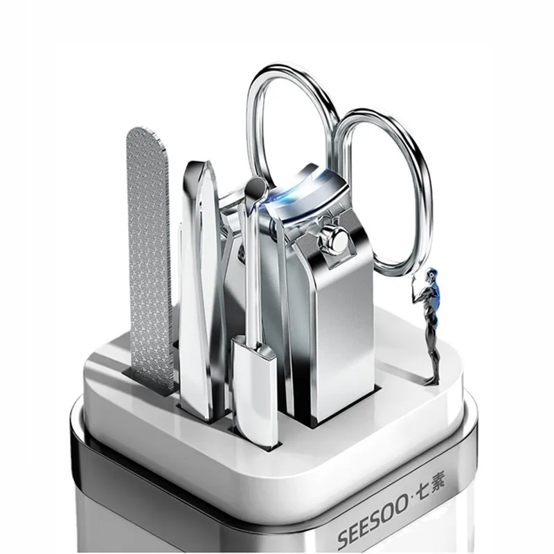 Seesoo Hand Care Nail Clippers Kits Nail Cutter File Earpick Cirezer Tweezerミニサイザー1セット