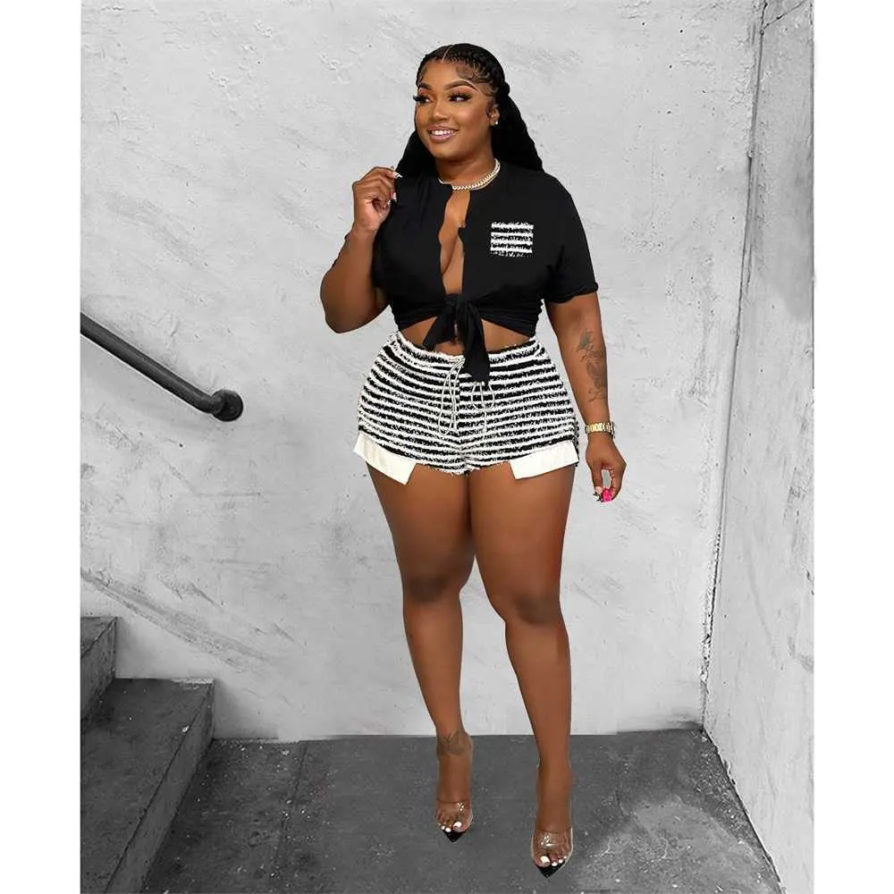 Plus size high waisted shorts outfit hot sale