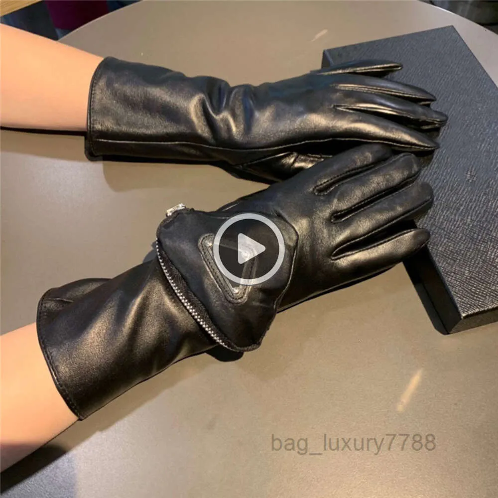 Designer Gloves Women Winter Warm Leather Mittens With Pocket Fashion Luxury Handschuhe Woman Glove Five Fingers Cashmere Mitts Touch Screen