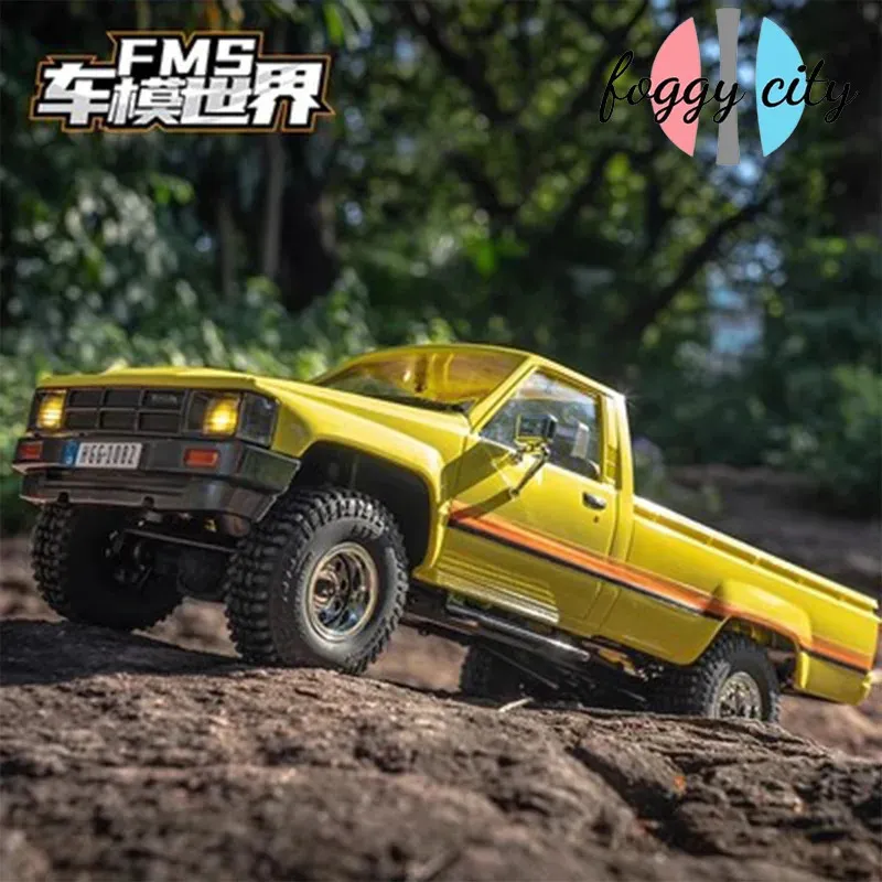 ElectricRC Car Fms1 18hilux1983 HDryax Simulação Modelo de carro de controle remoto Elétrico Rc Pickup Truck Modelo de carro para presente de aniversário infantil brinquedo 231110