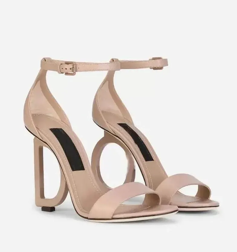 Elegant Summer Brands Keira Women Sandals Shoes Polished Calfskin Baroquel Heels Lady Pop Heel Gold-plated Carbon Lady Dress Party Gladiator Sandalias 35-43